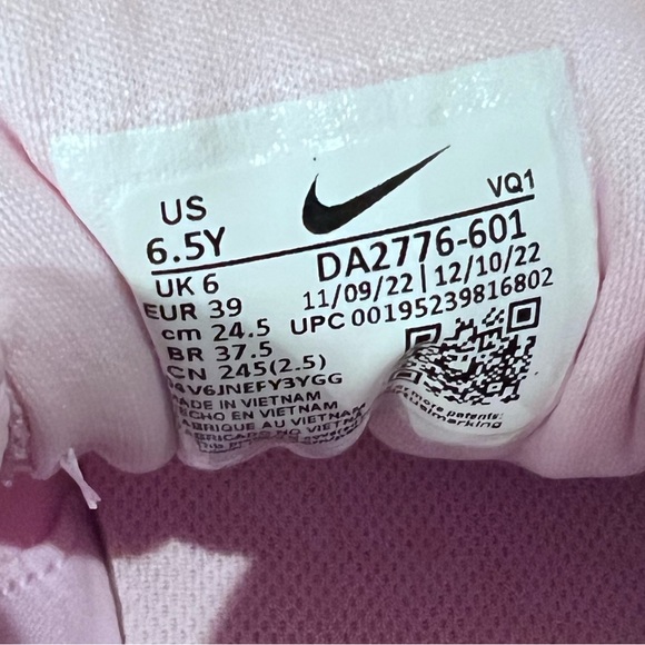 Nike Star Runner 3 color Pink. Size 6.5Y. - Picture 4 of 4